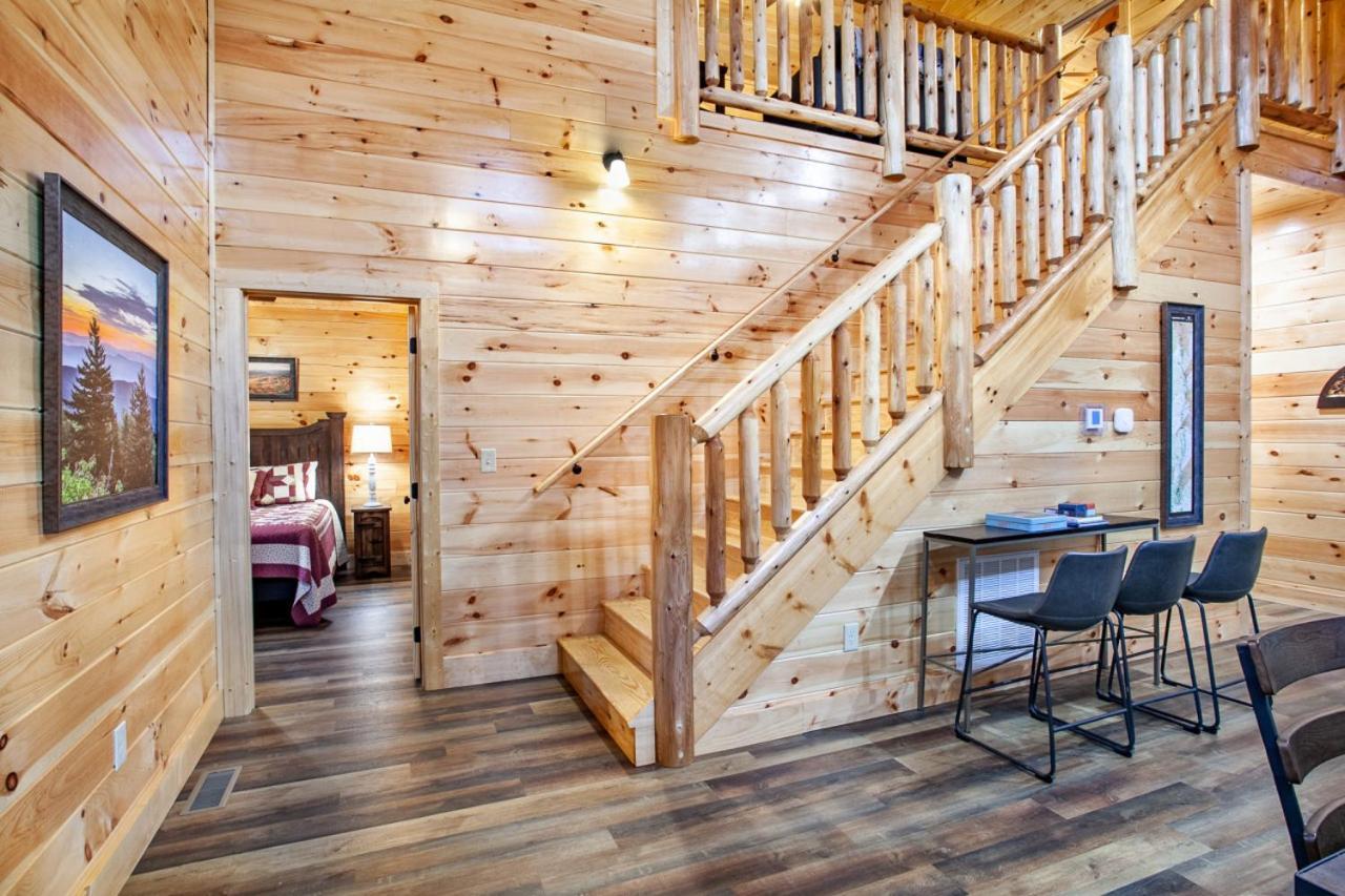 Swimming Bears Lodge 1 With Indoor Pool And Hot Tub Pigeon Forge Bagian luar foto