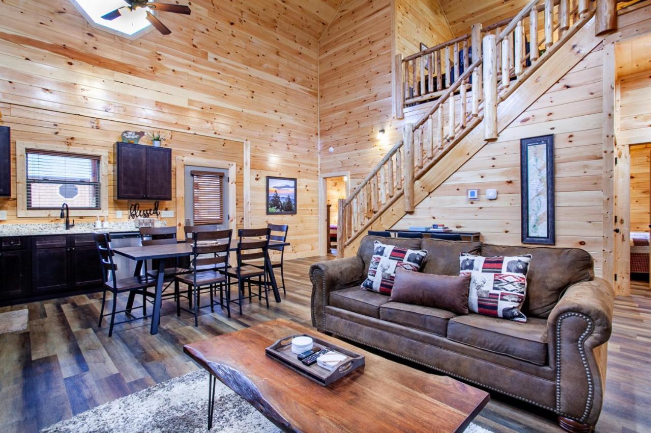 Swimming Bears Lodge 1 With Indoor Pool And Hot Tub Pigeon Forge Bagian luar foto