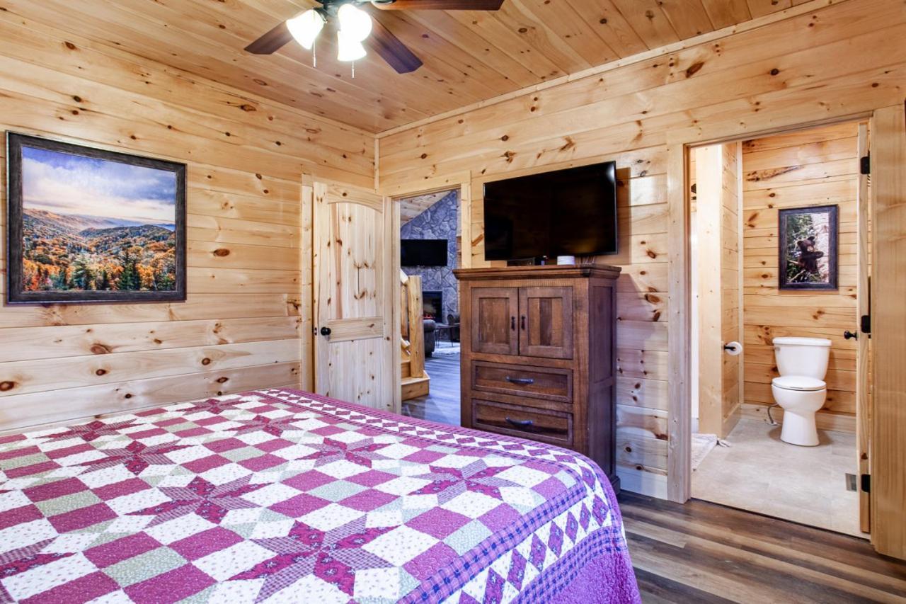 Swimming Bears Lodge 1 With Indoor Pool And Hot Tub Pigeon Forge Bagian luar foto
